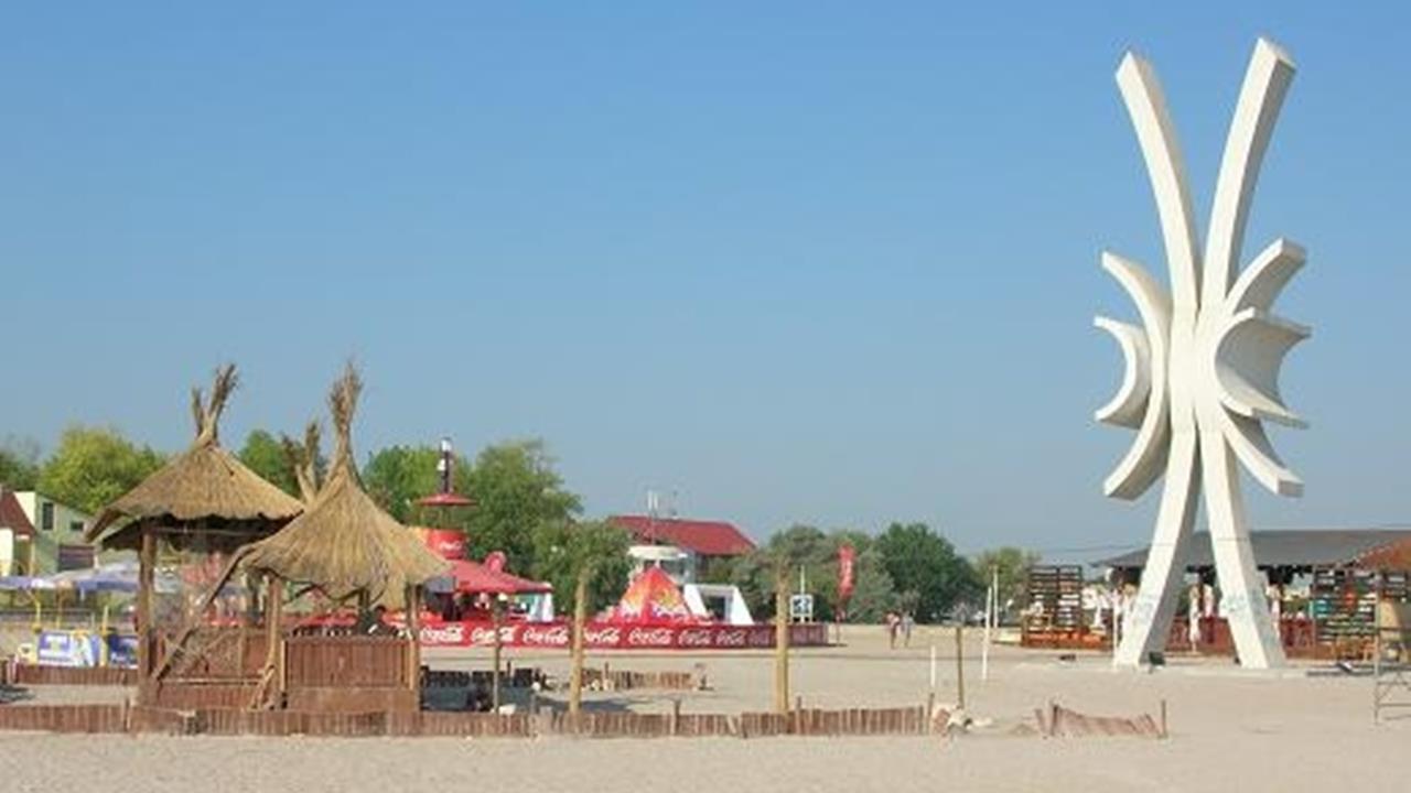 Peste 20 de turiști cazați la o pensiune din Costinești, între care șase copii, au ajuns la spital după ce au făcut indigestie