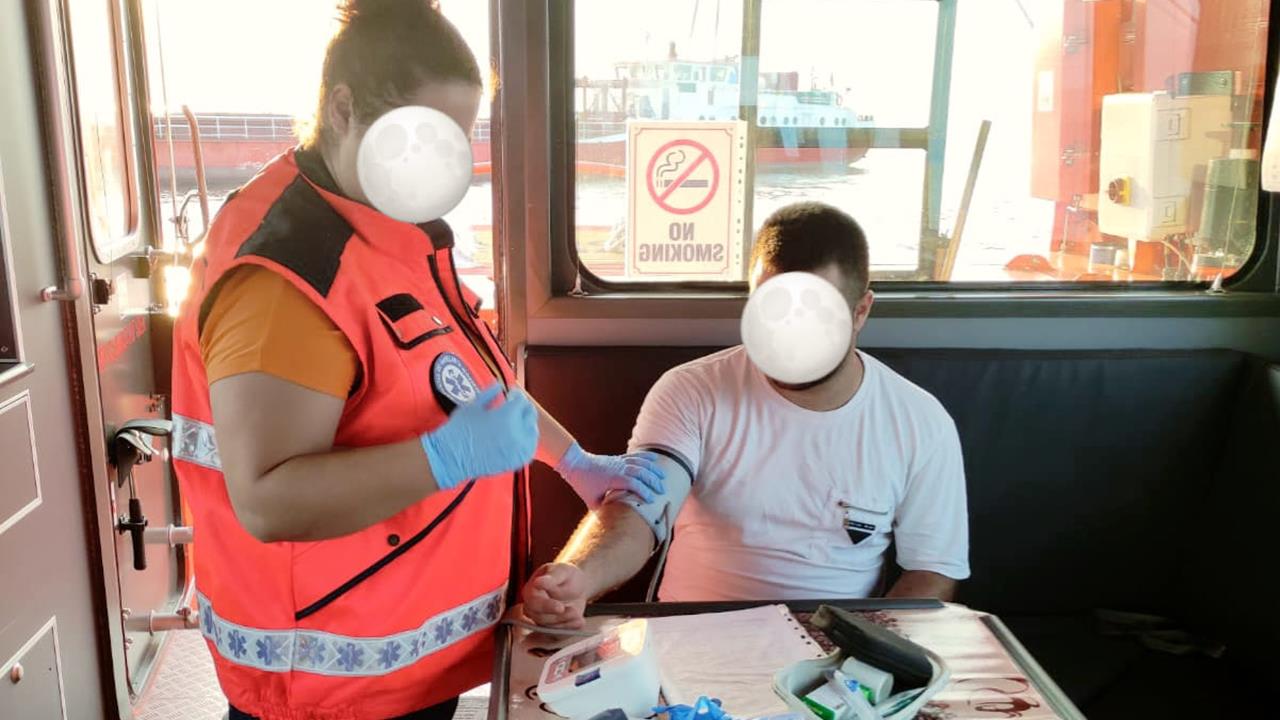 Intervenția ARSVOM în rada portului Sulina. Au acordat ajutor medical unui marinar turc 