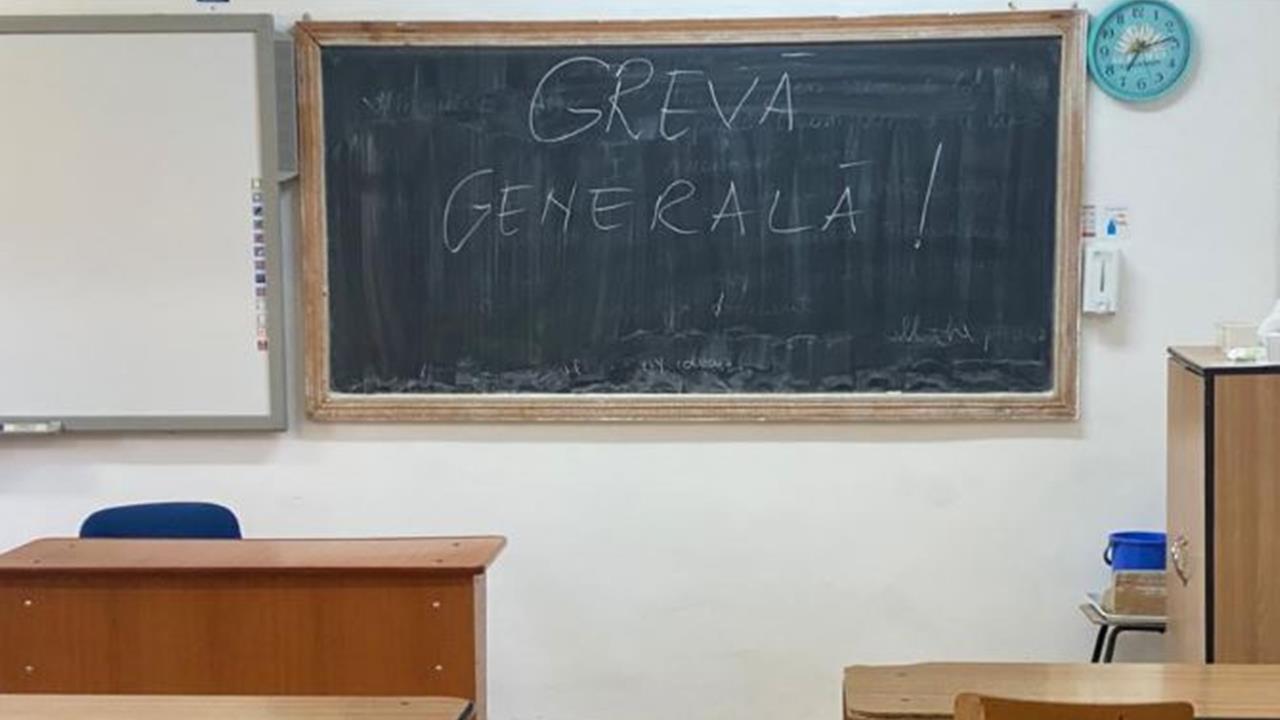 Greva din Educație se suspendă. Profesorii se întorc la școală