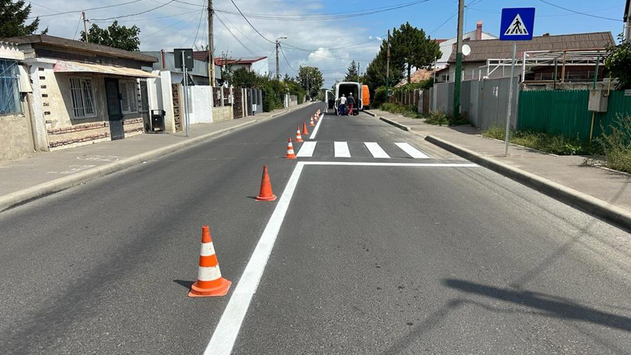 Trei noi treceri pentru pietoni pe strada Dumbrăveni din Constanța
