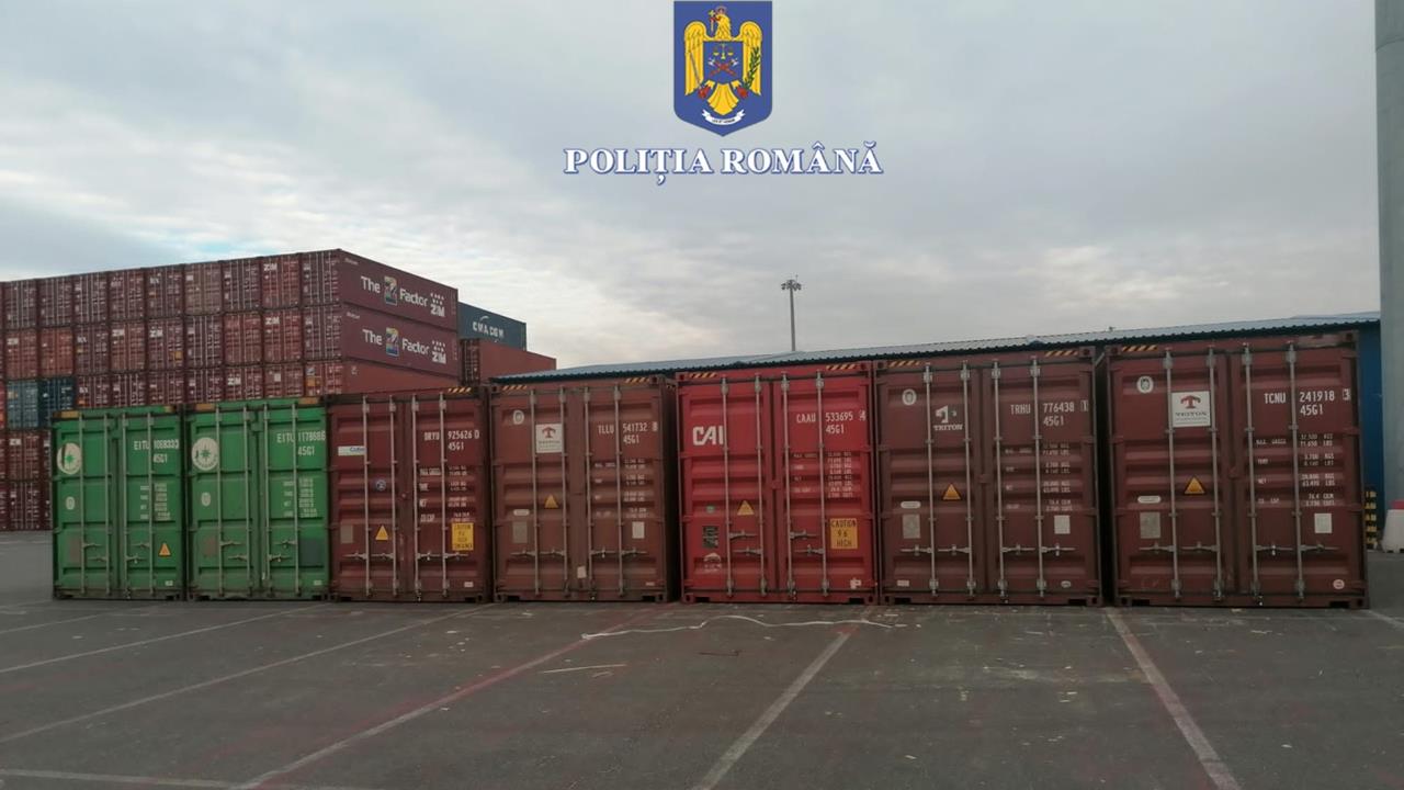 Două persoane au fost trimise în judecată pentru infracțiuni vamale 