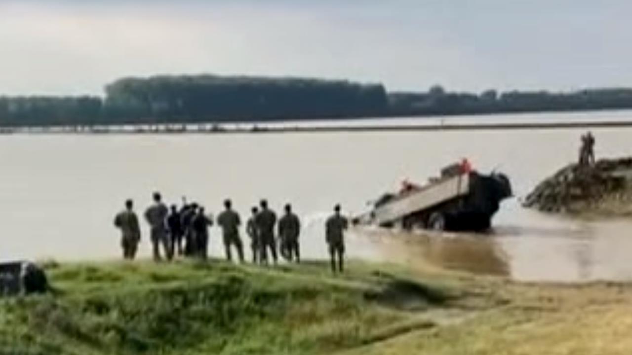 Un transportor blindat de tip Piranha 3C s-a scufundat în timp ce încerca să traverseze Dunărea, în cadrul exercițiului multinațional „Saber Guardian 23”