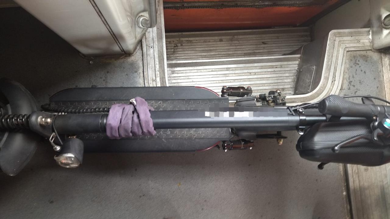 Un bărbat a fost reținut pentru furt calificat după ce ar fi sustras o trotinetă electrică dintr-un tren, în Gara Eforie Nord