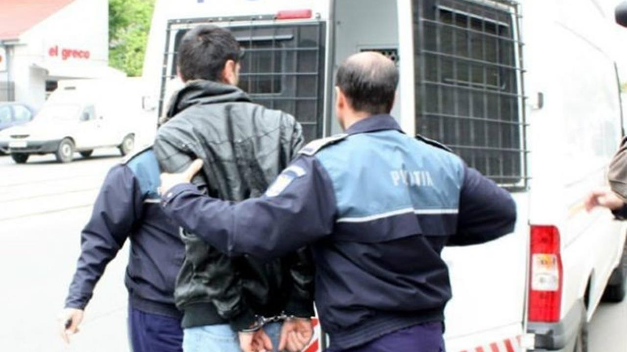 Constănțean reținut după ce a furat două biciclete și a spart un apartament de unde a sustras trei tablete și o pilotă