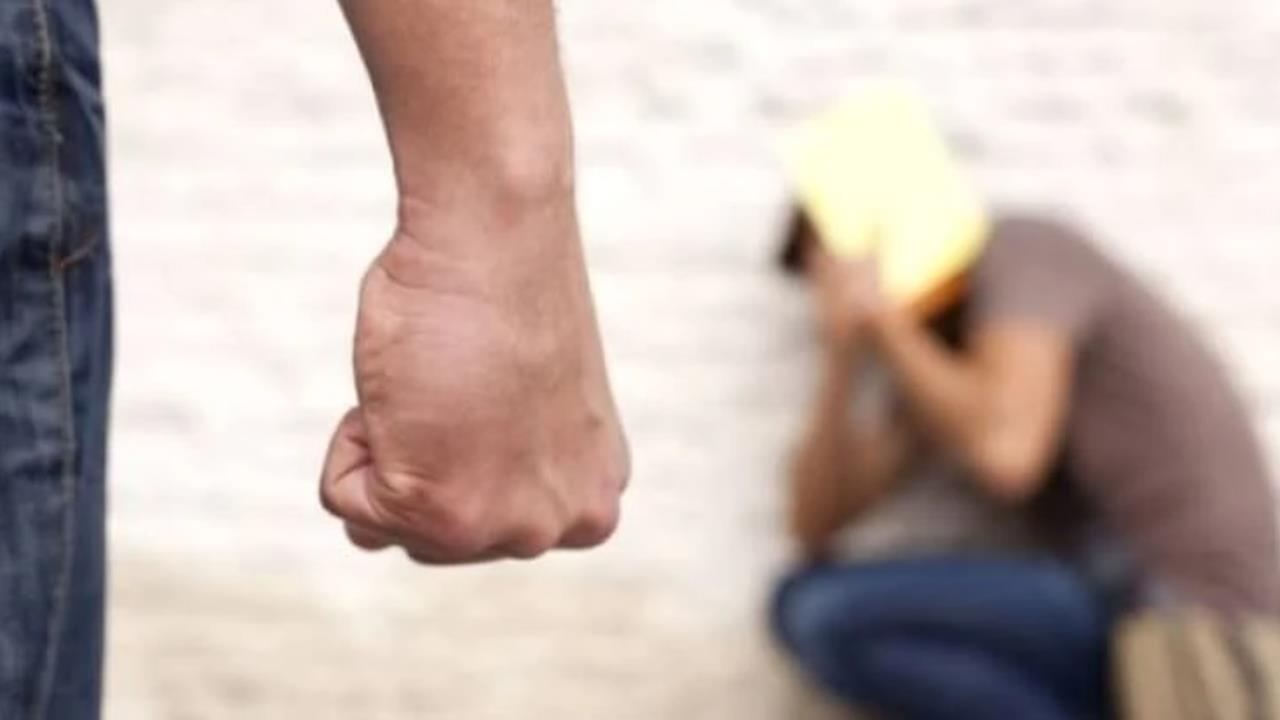 Scandal pe o stradă din Năvodari. Un bărbat a ajuns la spital