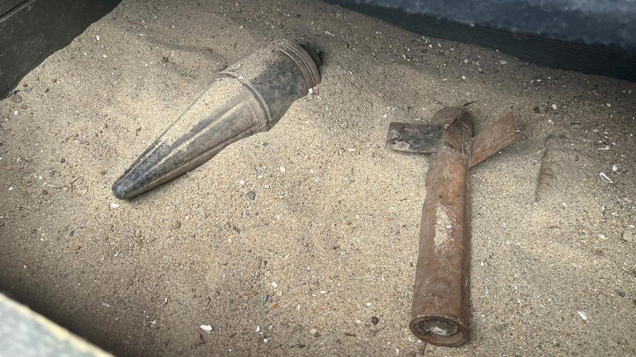 (FOTO) Proiectil din timpul celui de-al Doilea Război Mondial, găsit într-un cartier din Tulcea