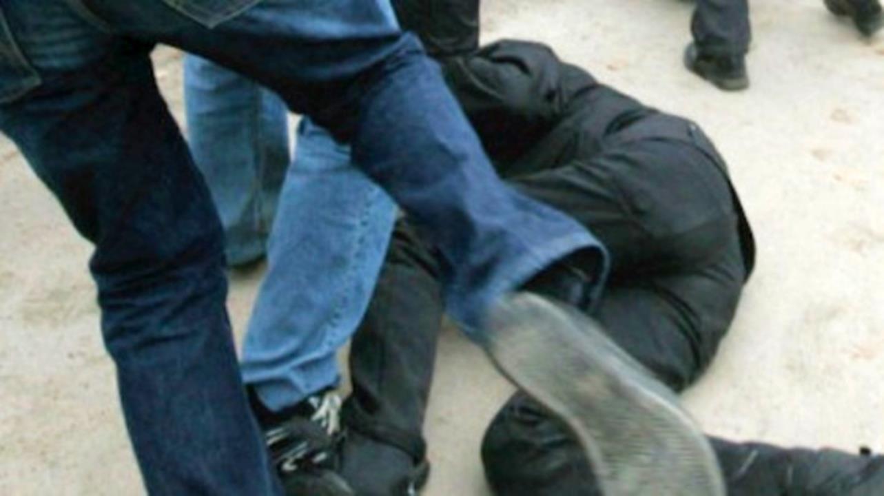 Un adolescent a ajuns la spital după ce a fost bătut în plină stradă de un tânăr, în Constanța