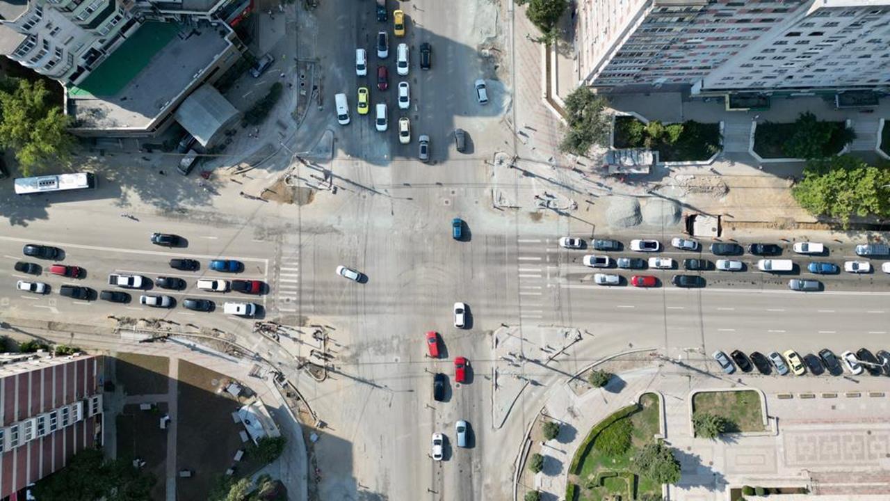 Semafoarele din intersecția de la Casa de Cultură, repuse în funcțiune